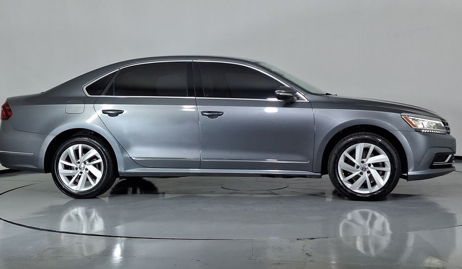 Volkswagen Passat 2.5 SPORTLINE AUTO Sedan 2018