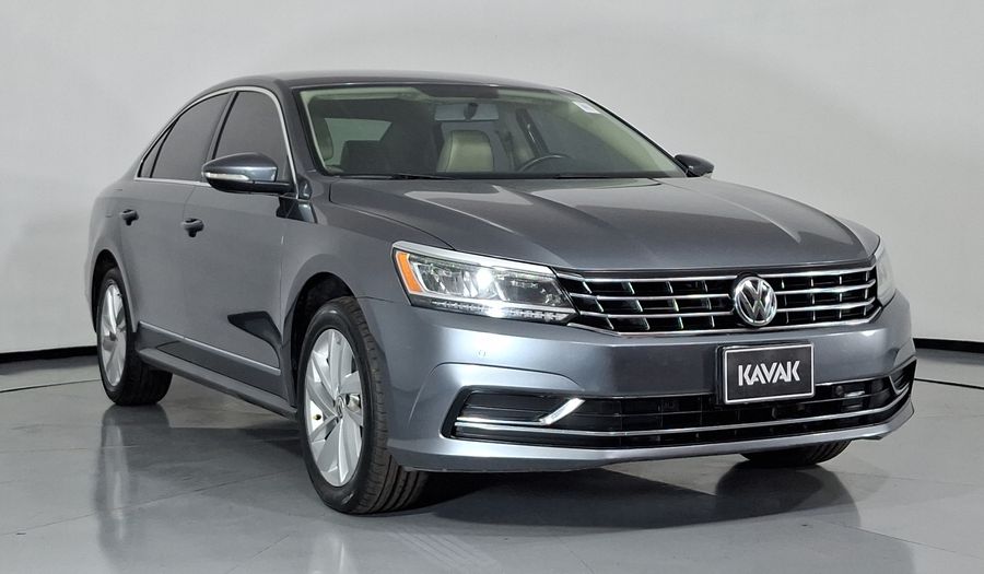 Volkswagen Passat 2.5 SPORTLINE AUTO Sedan 2018