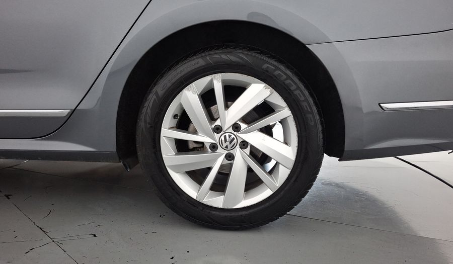 Volkswagen Passat 2.5 SPORTLINE AUTO Sedan 2018