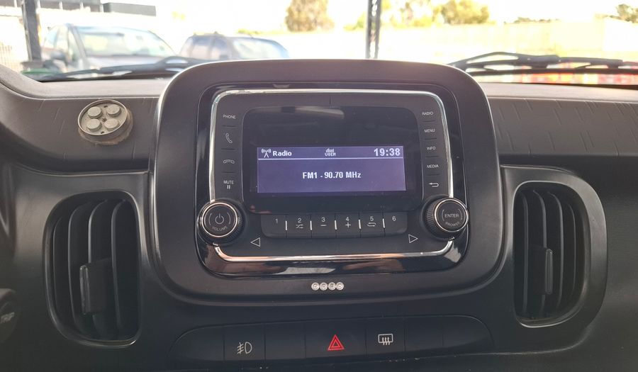 Fiat Mobi 1.0 EASY Hatchback 2017