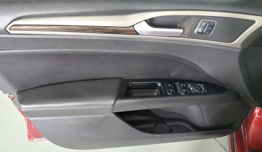 Ford Fusion 2.0 GTDI SE LUXURY PLUS NAV AT Sedan 2015