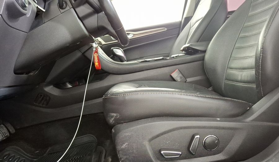Ford Fusion 2.0 GTDI SE LUXURY PLUS NAV AT Sedan 2015