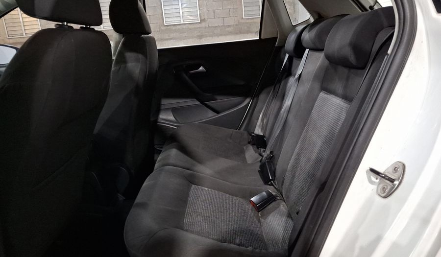 Volkswagen Polo 1.6 MT Hatchback 2017
