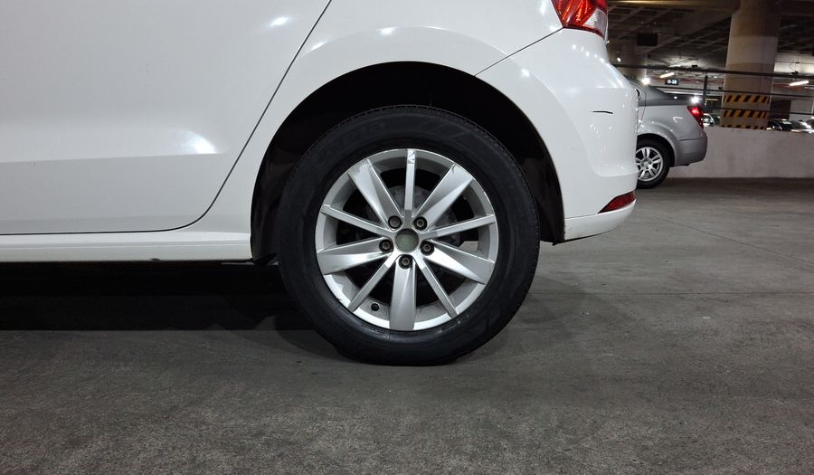 Volkswagen Polo 1.6 MT Hatchback 2017