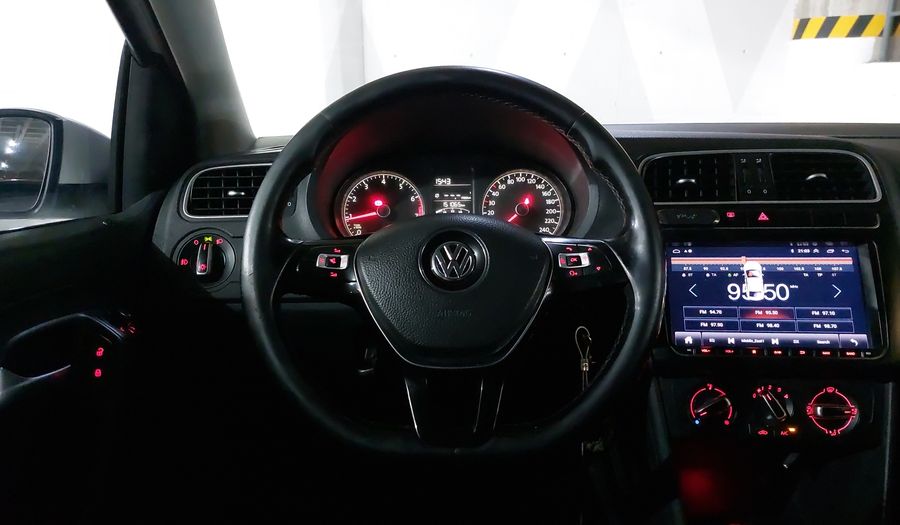 Volkswagen Polo 1.6 MT Hatchback 2017