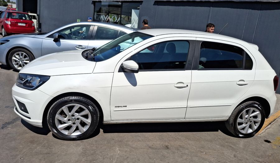 Volkswagen Gol 1.6 HIGHLINE Hatchback 2021