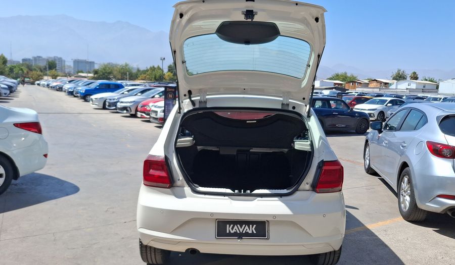 Volkswagen Gol 1.6 HIGHLINE Hatchback 2021