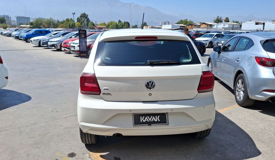 Volkswagen Gol 1.6 HIGHLINE Hatchback 2021