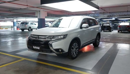 Mitsubishi • Outlander