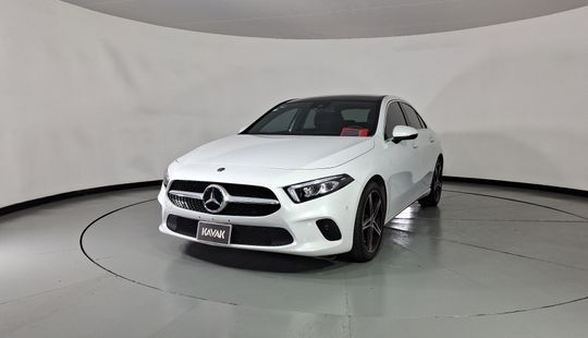 Mercedes Benz • Clase A