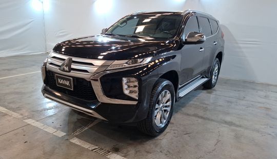 Mitsubishi • Montero