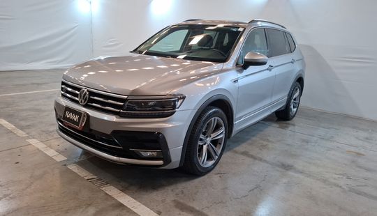 Volkswagen • Tiguan