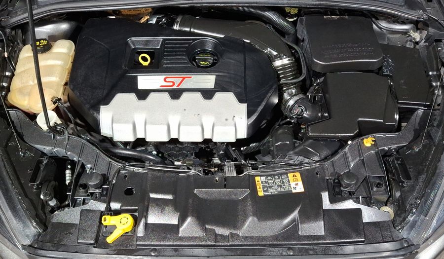 Ford Focus 2.0 ST TM Hatchback 2016