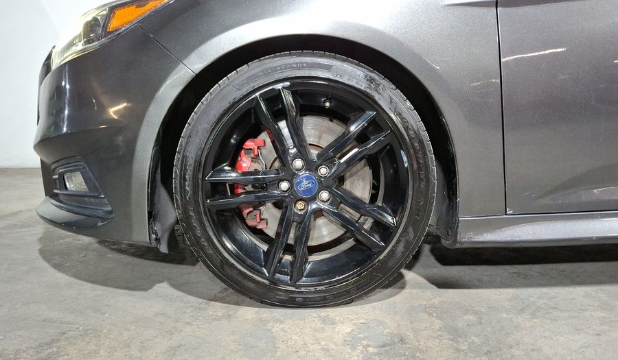 Ford Focus 2.0 ST TM Hatchback 2016