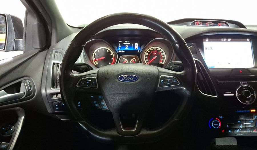 Ford Focus 2.0 ST TM Hatchback 2016