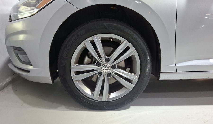 Volkswagen Jetta 1.4 R-LINE AUTO Sedan 2021