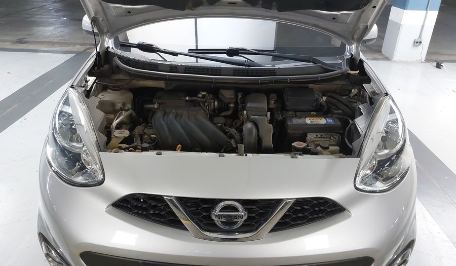 Nissan March 1.6 SV CVT Hatchback 2017