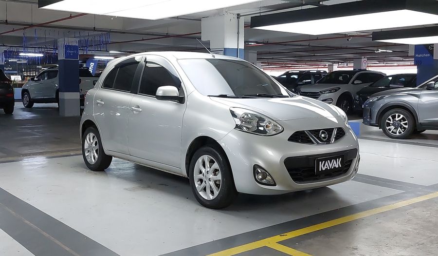 Nissan March 1.6 SV CVT Hatchback 2017