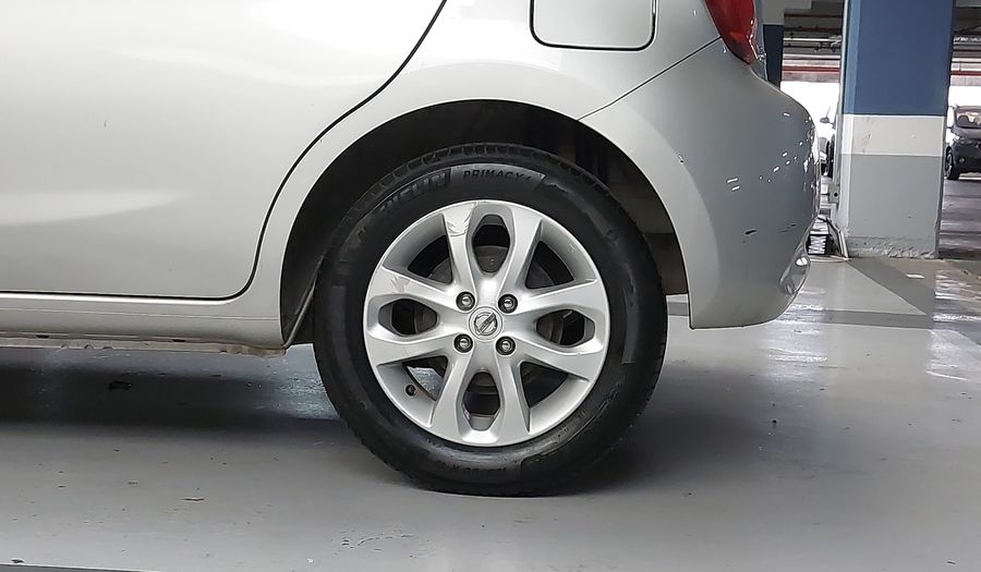 Nissan March 1.6 SV CVT Hatchback 2017