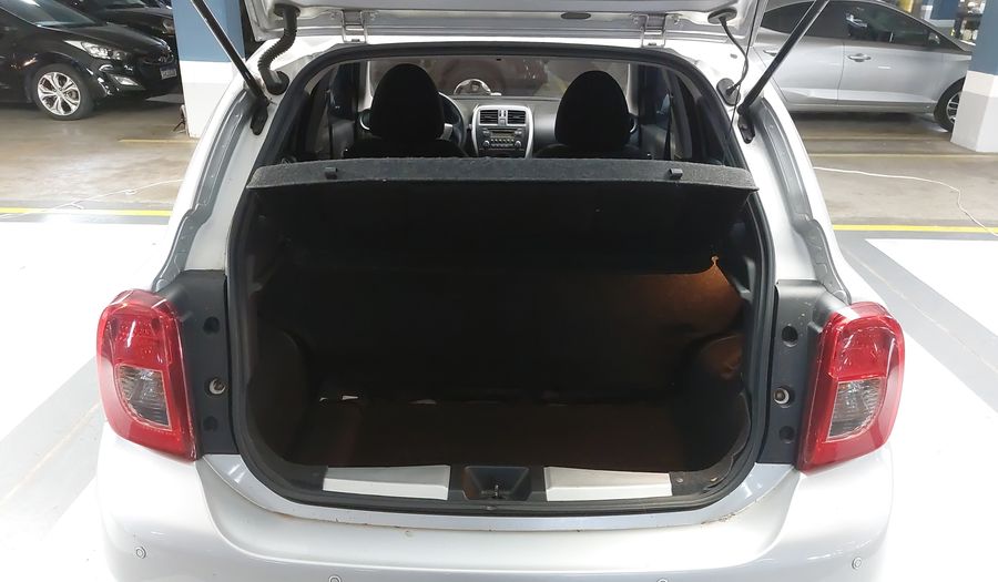 Nissan March 1.6 SV CVT Hatchback 2017