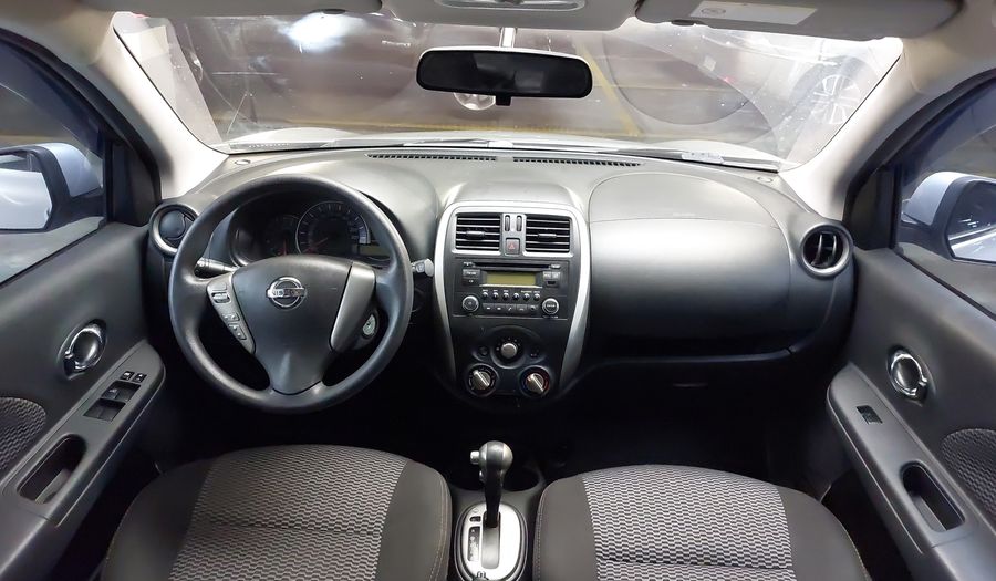 Nissan March 1.6 SV CVT Hatchback 2017