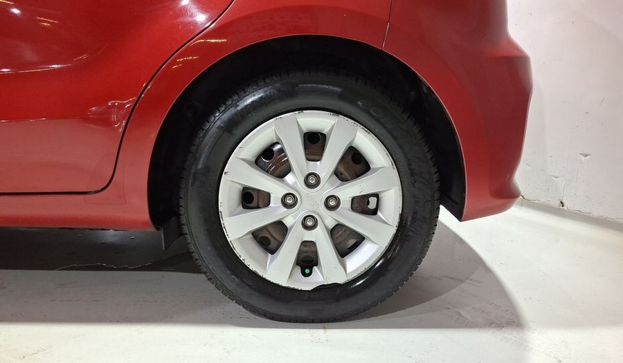 Kia Rio 1.6 LX MT Hatchback 2016