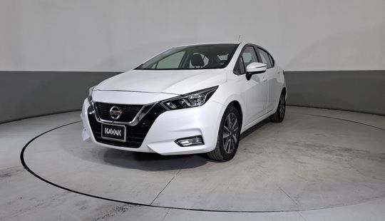 Nissan • Versa