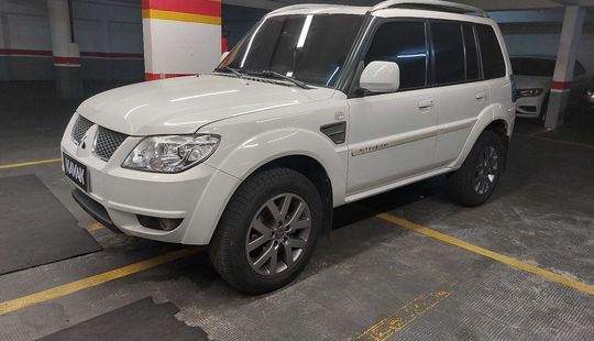 Mitsubishi • Pajero TR4