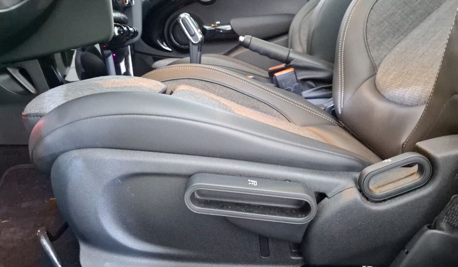 Mini Cooper 1.5 COOPER CHILI DCT Hatchback 2021