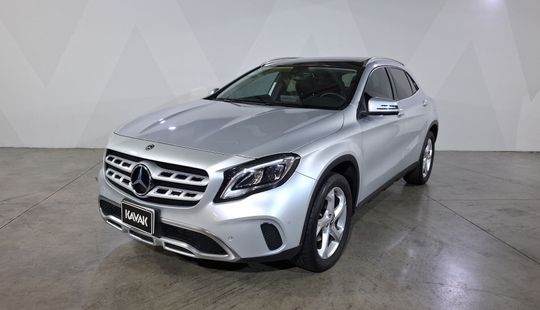 Mercedes Benz • Clase GLA
