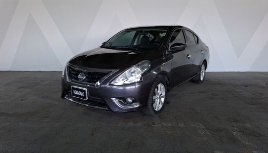 Nissan • Versa