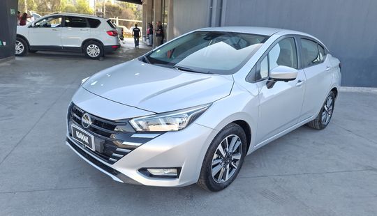 Nissan • Versa