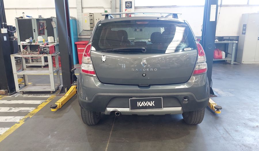 Renault Sandero Stepway 1.6 STEPWAY PRIVILEGE NAV Hatchback 2013