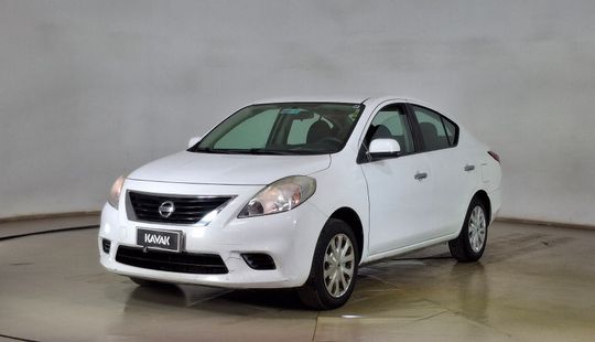 Nissan • Versa