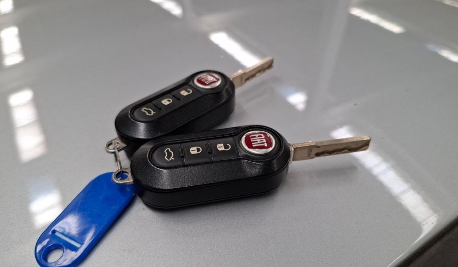 Fiat Palio 1.6 16V ESSENCE Hatchback 2016