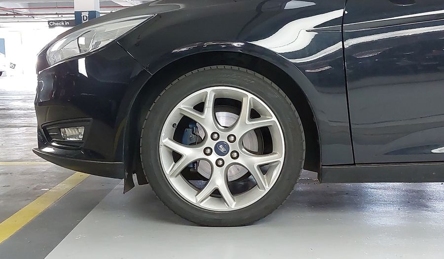 Ford Focus 1.6 SE PLUS Hatchback 2016