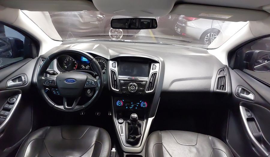 Ford Focus 1.6 SE PLUS Hatchback 2016