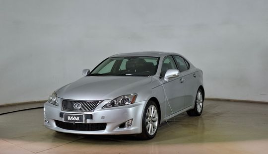 Lexus • IS