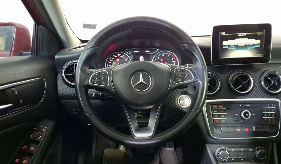 Mercedes Benz Clase Gla 1.6 GLA 200 DCT Suv 2018
