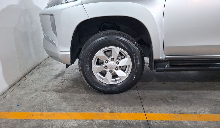 Mitsubishi L200 2.4 GLX GASOLINA Pickup 2023