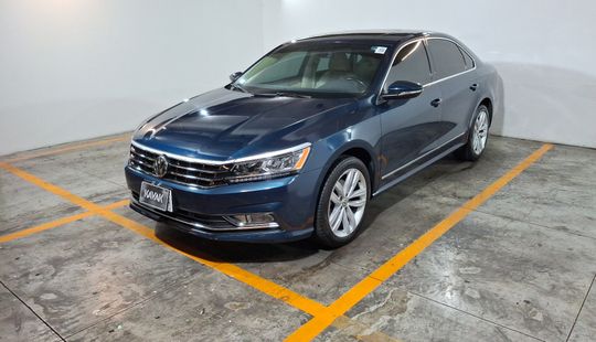 Volkswagen • Passat