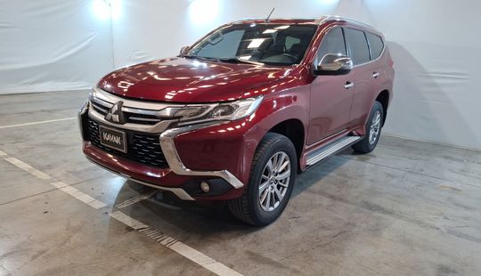 Mitsubishi • Montero