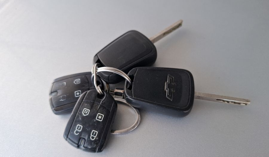 Chevrolet Onix 1.4 LT Hatchback 2015