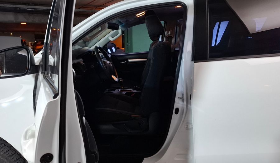 Toyota Hilux 2.8 TDI SR AUTO 4WD C/D Pickup 2023