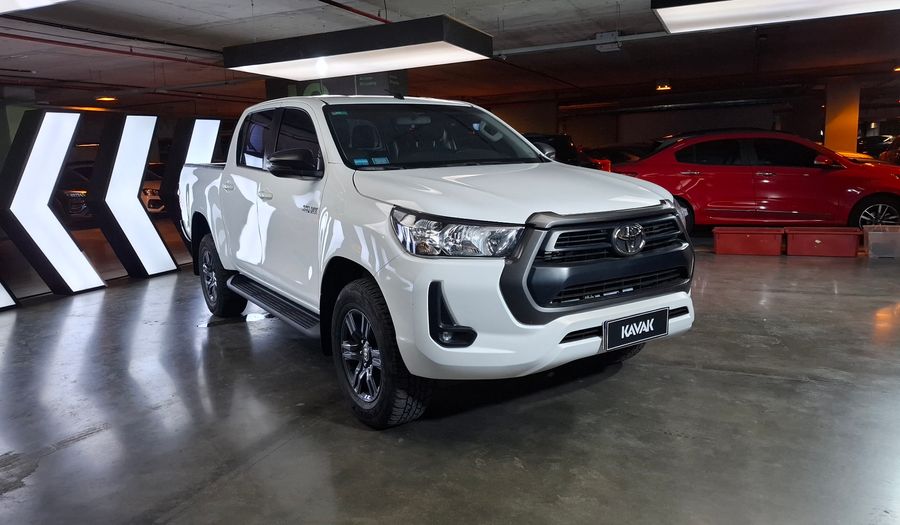 Toyota Hilux 2.8 TDI SR AUTO 4WD C/D Pickup 2023