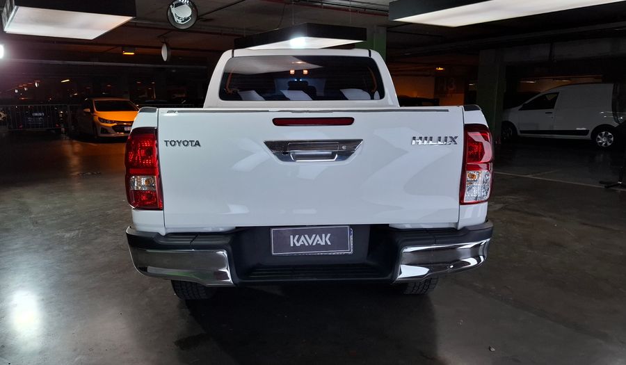 Toyota Hilux 2.8 TDI SR AUTO 4WD C/D Pickup 2023