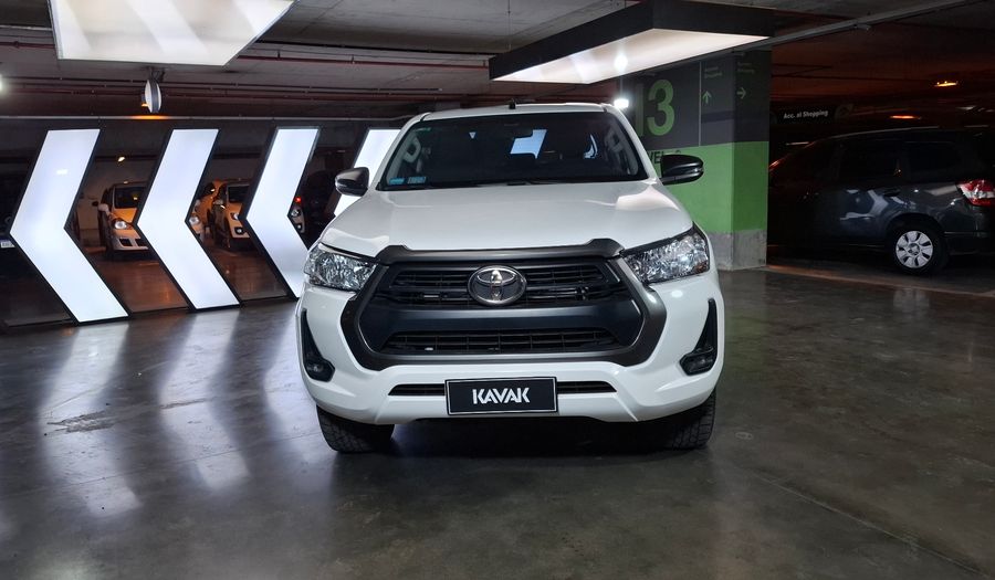 Toyota Hilux 2.8 TDI SR AUTO 4WD C/D Pickup 2023