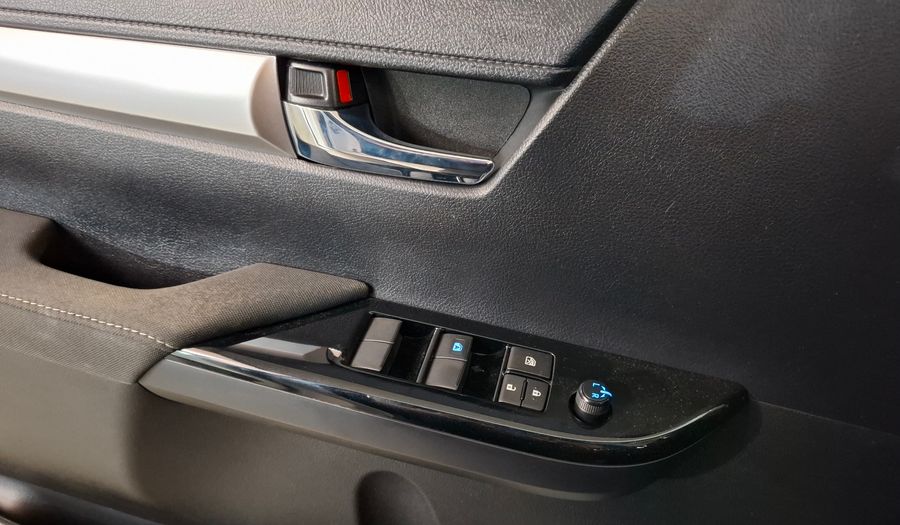 Toyota Hilux 2.8 TDI SR AUTO 4WD C/D Pickup 2023