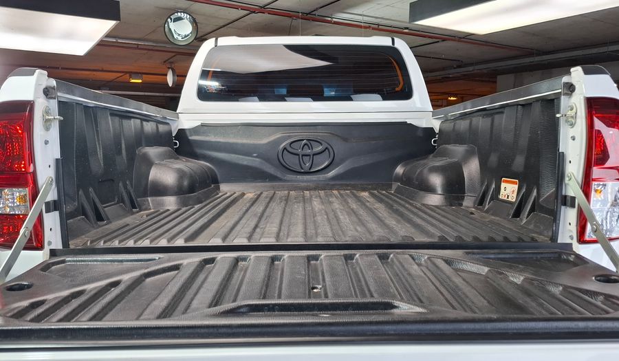 Toyota Hilux 2.8 TDI SR AUTO 4WD C/D Pickup 2023