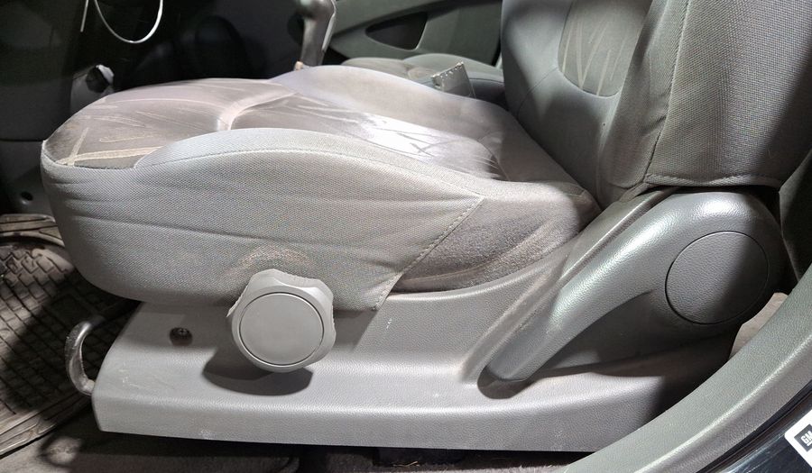 Chevrolet Spark 1.4 LT B MT Hatchback 2016